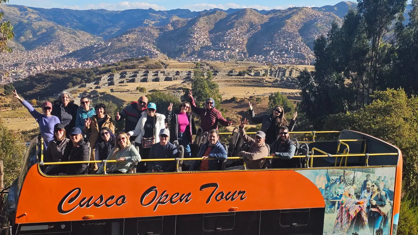 Tour en bus panorámico descubierto en Cusco